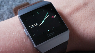 Fitbit Smartwatches Get Menstrual Cycle Tracking and ‘Quick’ Messaging<em></em><em></em>
